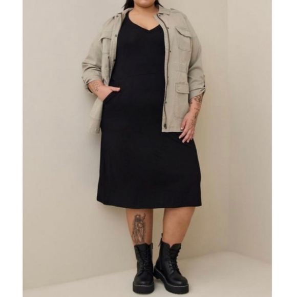 Torrid Black Midi Super Soft Dress with Pockets & Side Slits Size 2X NWT - Picture 6 of 6
